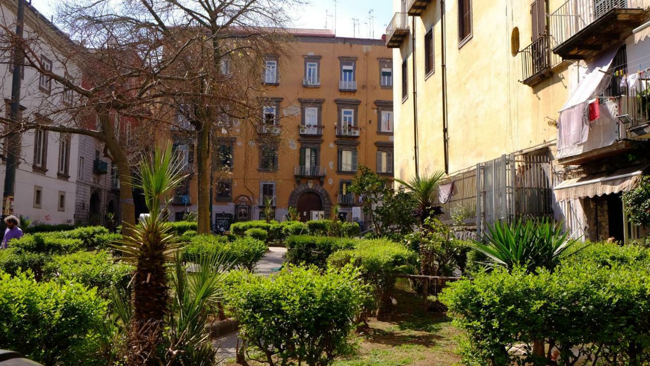 Domus Donnaregina Apartments Napoli Ngoại thất bức ảnh