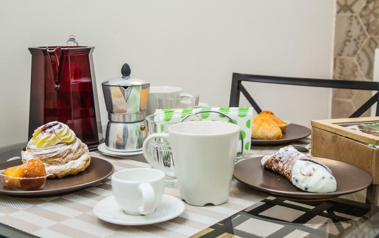 Domus Donnaregina Apartments Napoli Ngoại thất bức ảnh