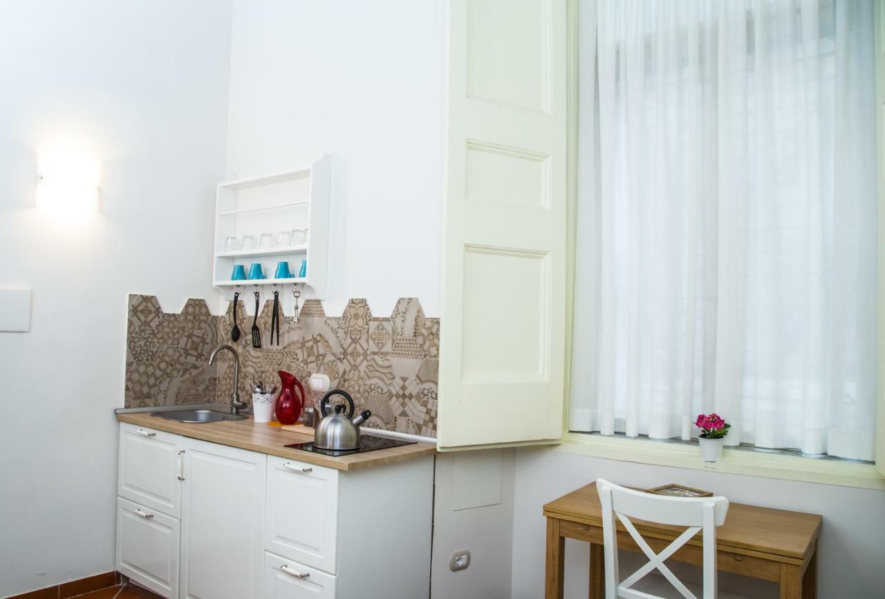 Domus Donnaregina Apartments Napoli Ngoại thất bức ảnh